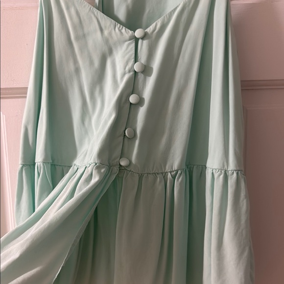 Mint Green Sleeveless Top - Picture 2 of 4